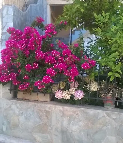 Maria Apartment Asíni