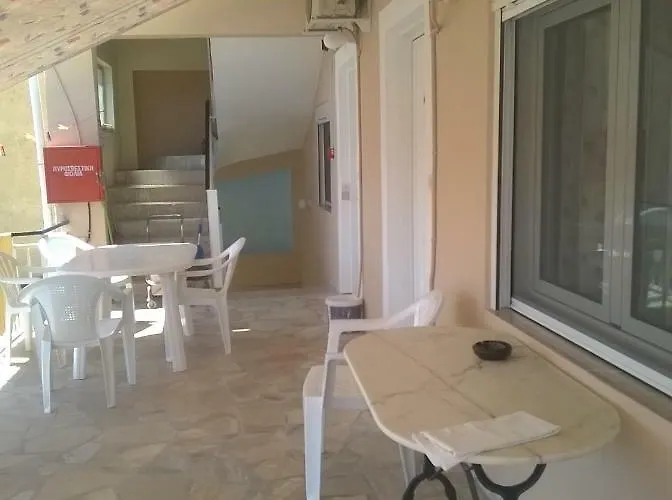 Maria Apartment Asíni